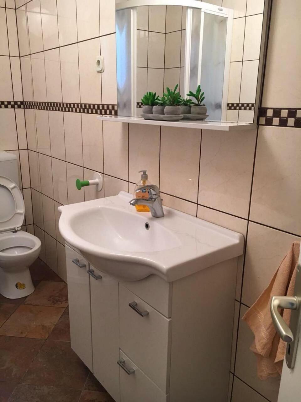 Apartment Toni Baška Voda Esterno foto